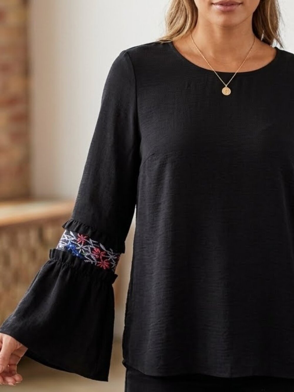 Luna Project Embroidered Bell Sleeve Boho Top Size Medium